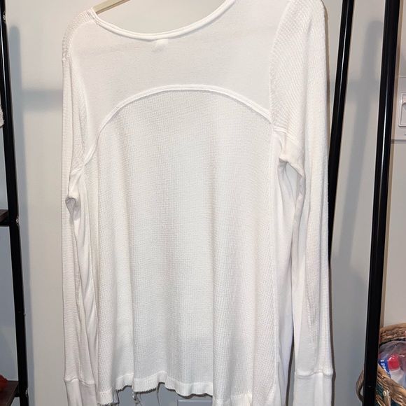 Free People We The Free Long Sleeve Waffle Swing Top. Some stains on one sleeve - Picture 5 of 5